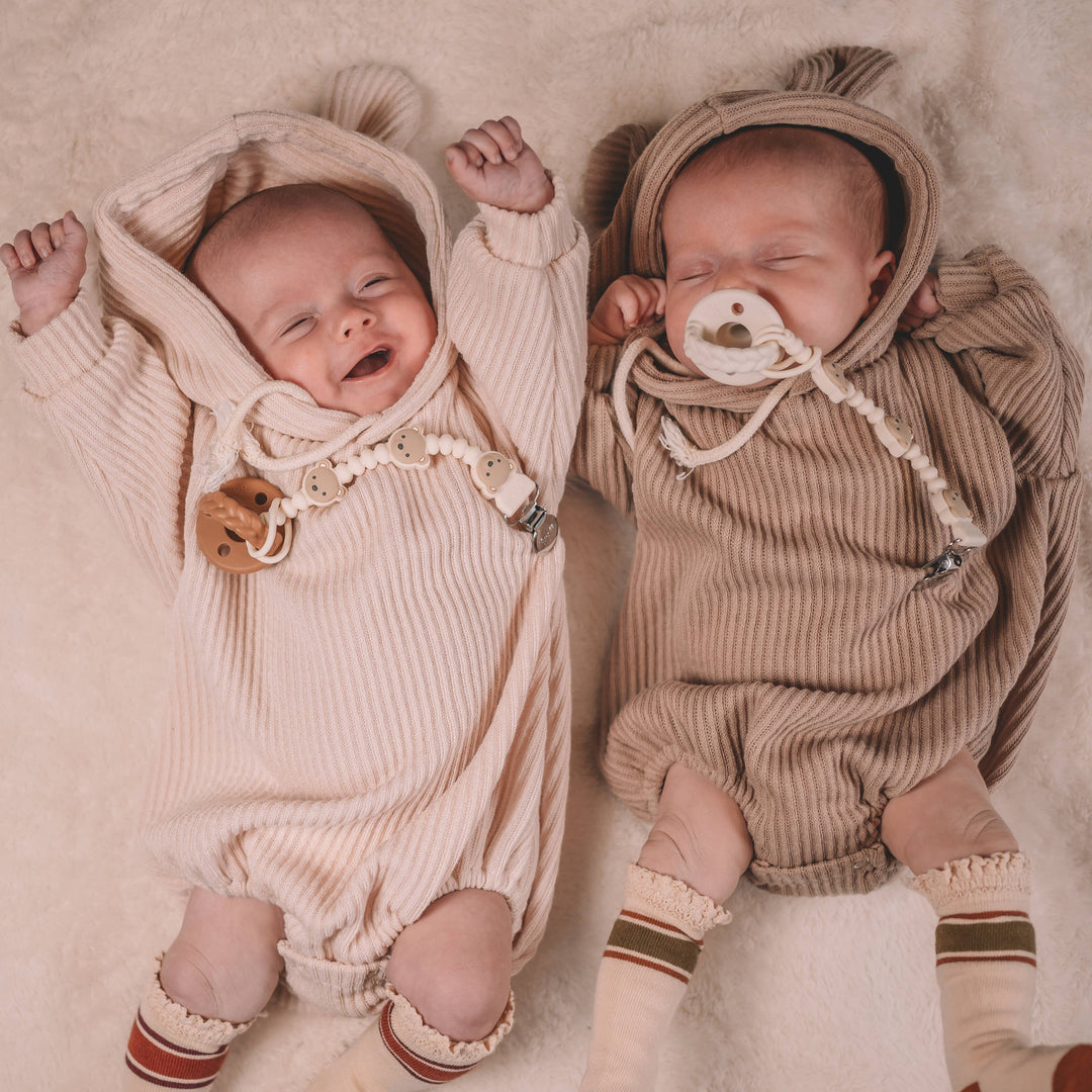 Itzy Ritzy Sweetie Strap Plus™: Strawberry