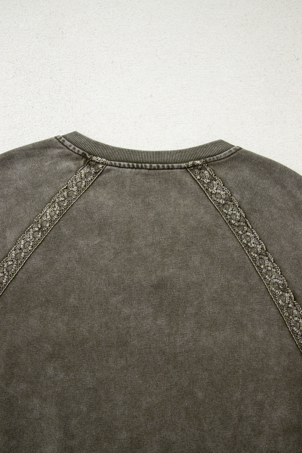 Prairie Lace Washed Sweatshirt – Soft Olive