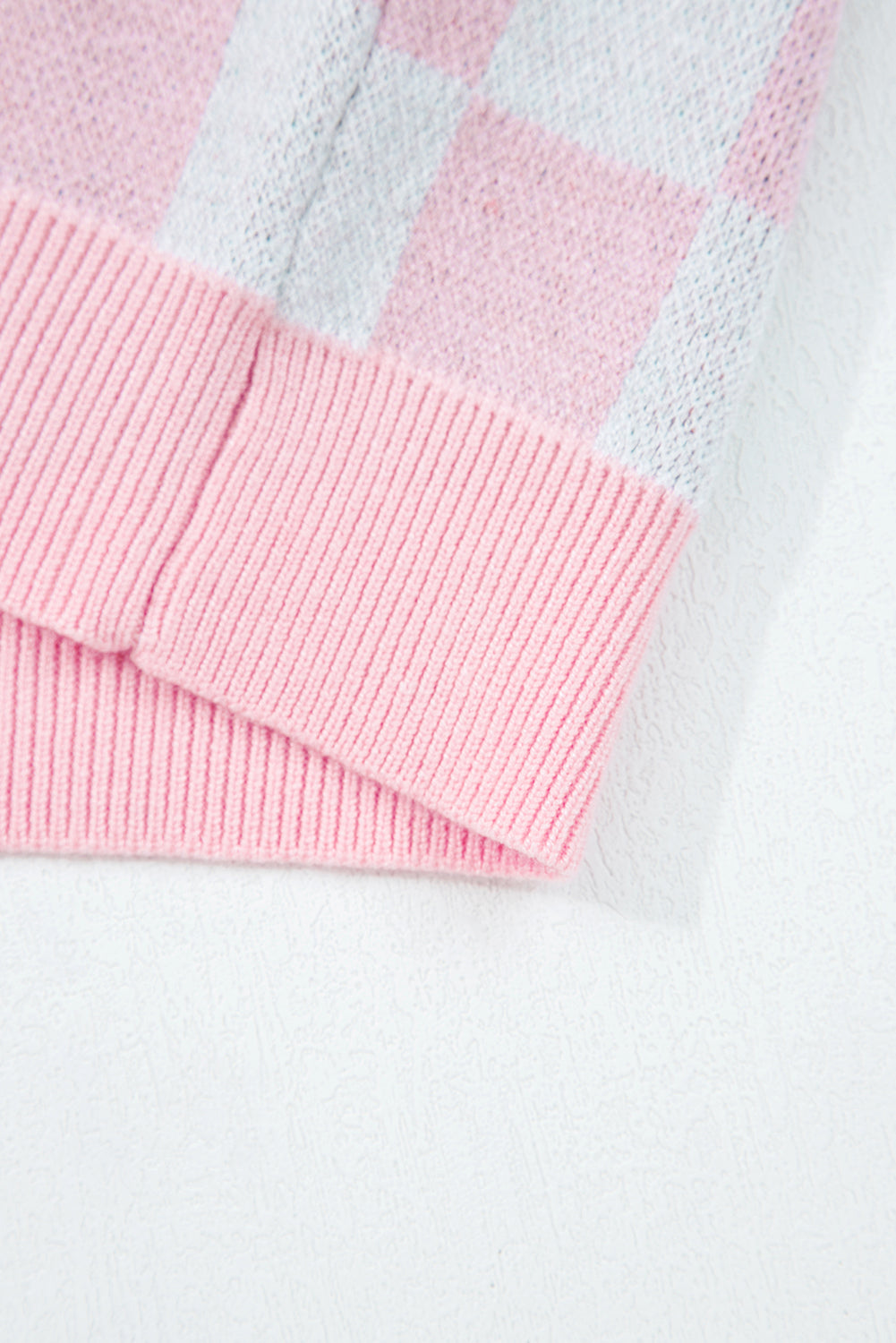 🎄🎅🏻Luke & Estelle “Candy Cane Dreams Checkered Christmas Cardigan” – Pink & White (OR) Red & White