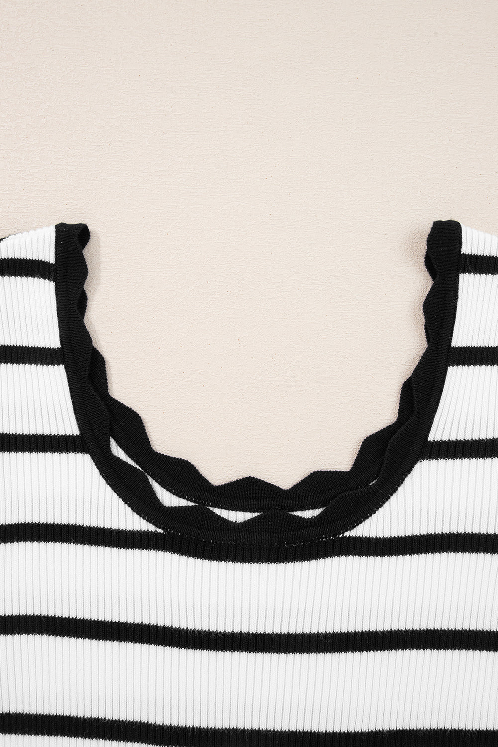 Scallop Sweetheart Ribbed Stripe Top – Black & White