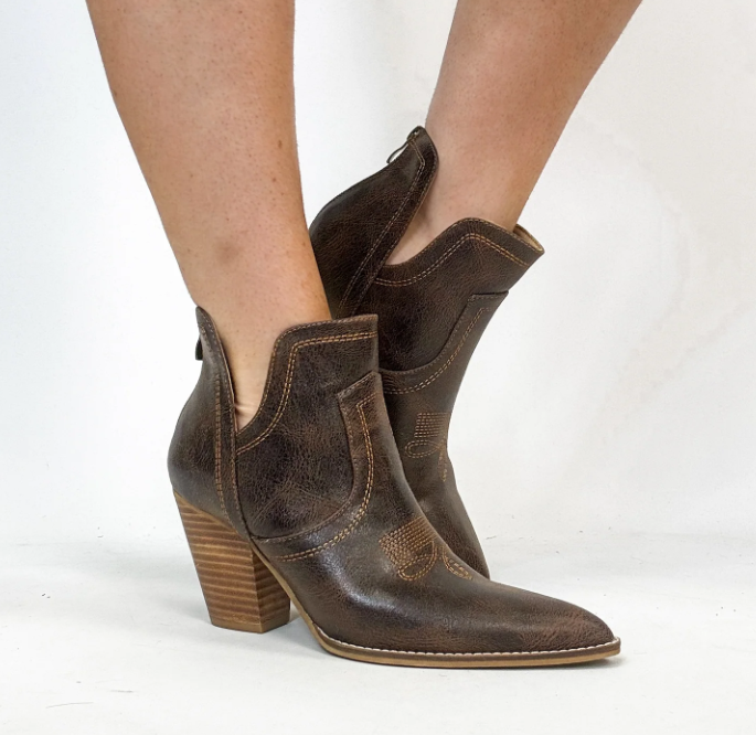 Corkys Hey Girl “Smoke Show” in Espresso Crinkle