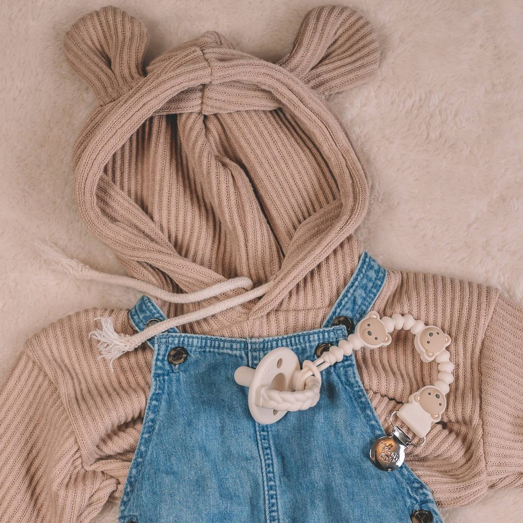 Itzy Ritzy Sweetie Strap Plus™: Strawberry